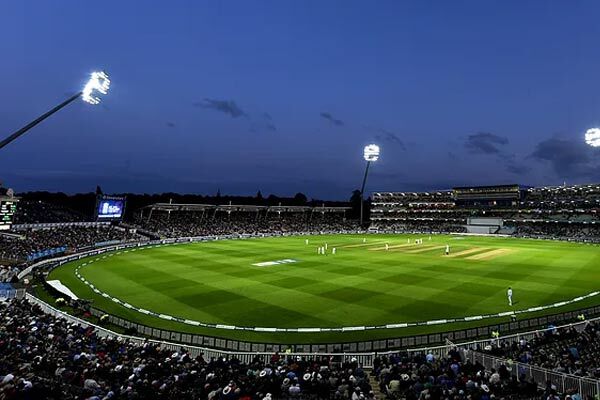 在选择体育场照明灯具该注意哪些问题？